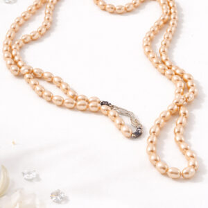Light peach pearl necklace