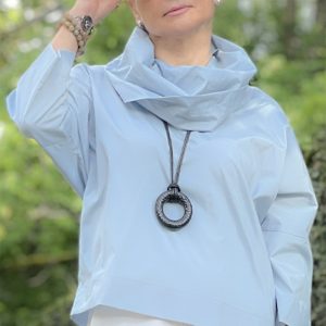 round leather pendant necklace