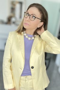 large faux pearl necklace